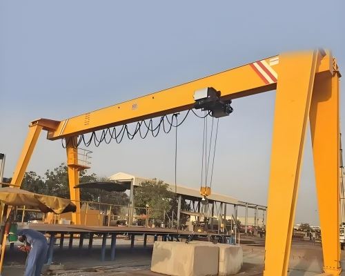 छोटी पोर्टेबल गैन्ट्री क्रेन